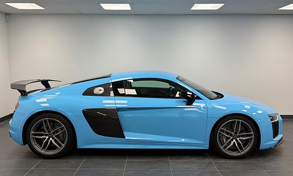 Audi R8 3 of 19