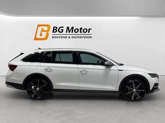 Skoda Octavia Scout 4 of 20