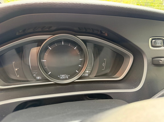 Volvo V40 4 of 6