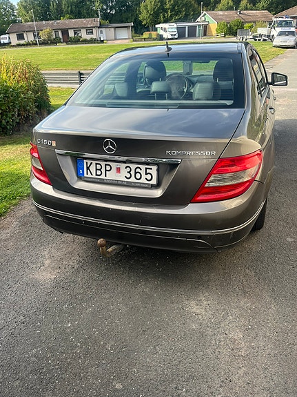 Mercedes-Benz C180 8 of 8