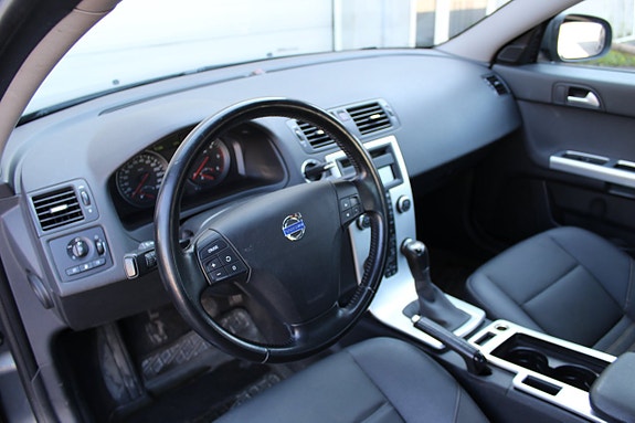 Volvo S40 8 of 8