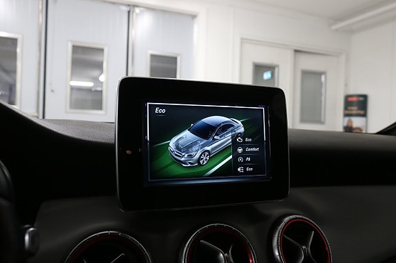 Mercedes-Benz CLA180 d 27 of 30
