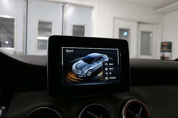 Mercedes-Benz CLA180 d 26 of 30