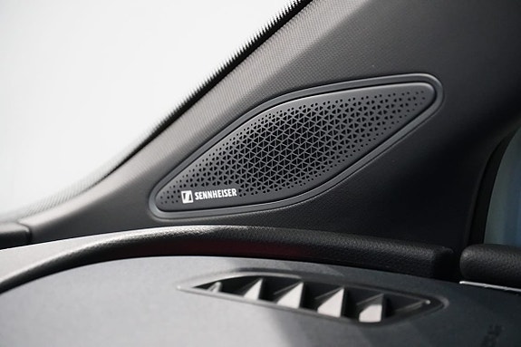 Cupra Tavascan 15 of 27