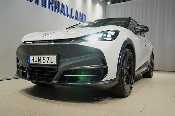 Cupra Tavascan 3 of 27