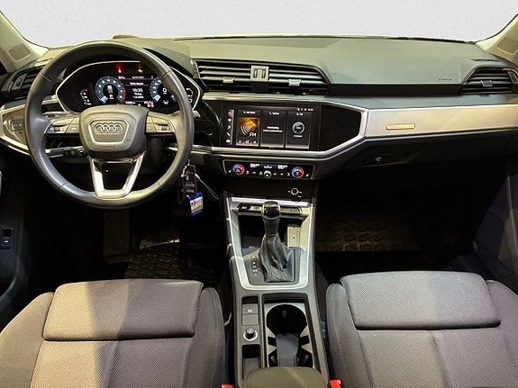 Audi Q3 9 of 16