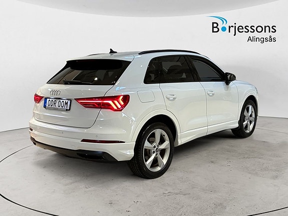 Audi Q3 3 of 16