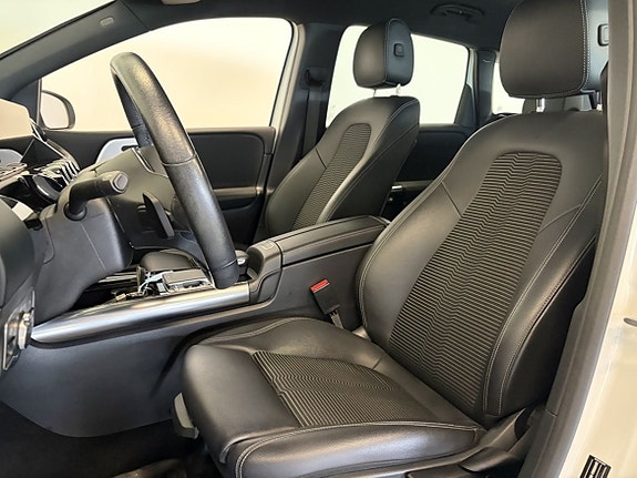 Mercedes-Benz B180 9 of 19