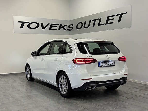 Mercedes-Benz B180 4 of 19
