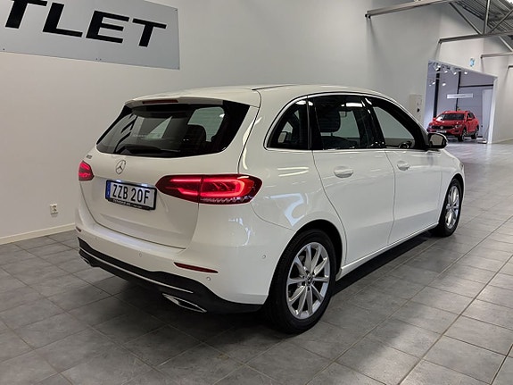 Mercedes-Benz B180 7 of 19
