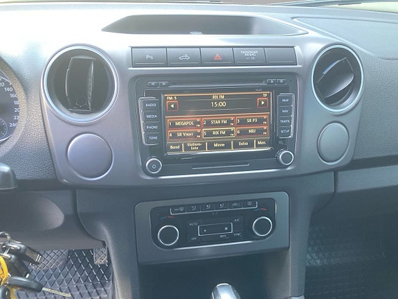 Volkswagen Amarok 10 of 13