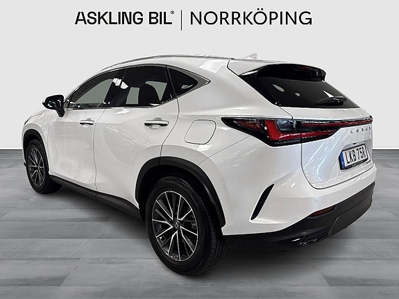 Lexus NX450h+ 2 of 9