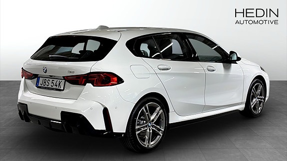 BMW 120 2 of 9
