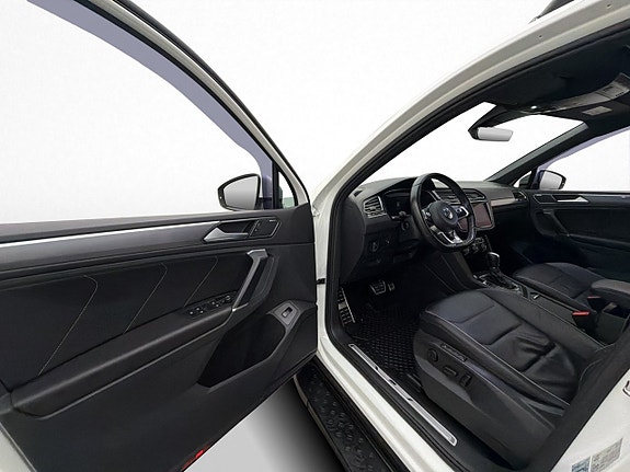 Volkswagen Tiguan 11 of 30
