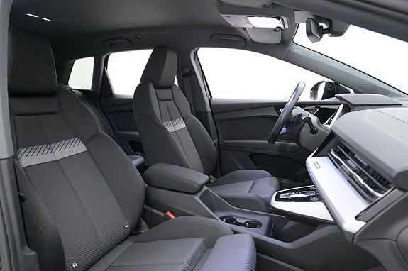 Audi Q4 e-tron 13 of 27