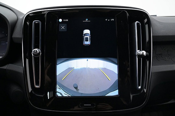 Volvo XC40 10 of 27