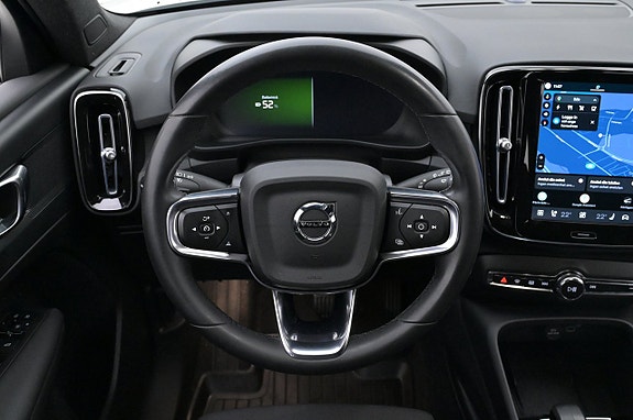 Volvo XC40 7 of 27