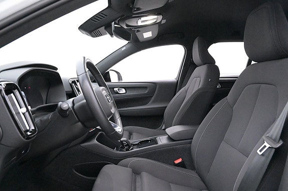 Volvo XC40 9 of 27