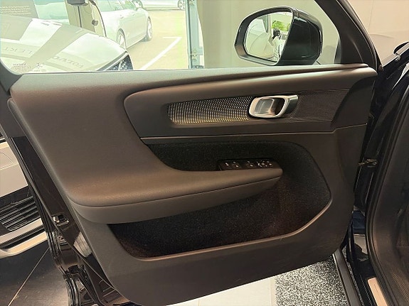 Volvo XC40 20 of 26
