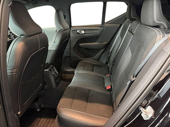 Volvo XC40 16 of 26