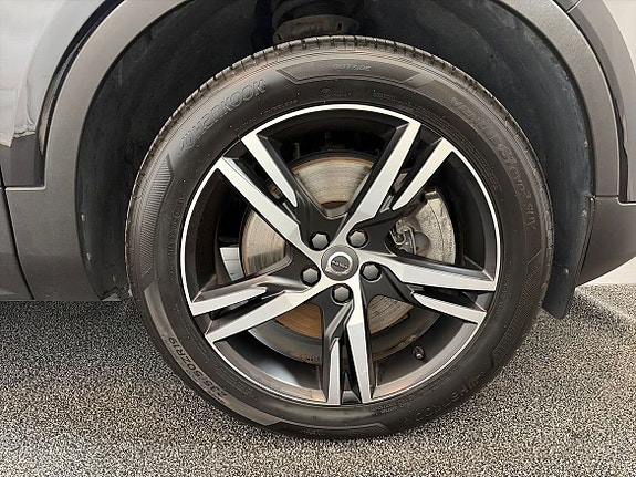 Volvo XC40 23 of 26