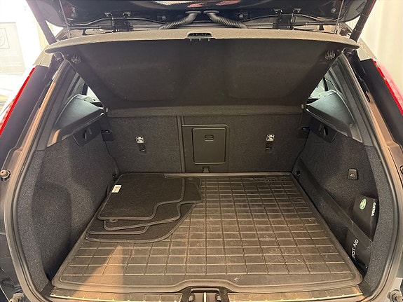 Volvo XC40 13 of 26