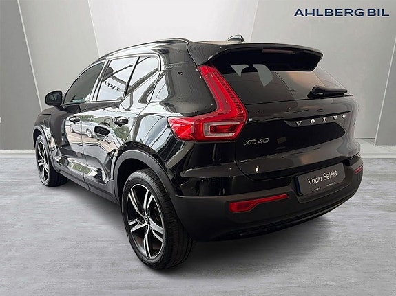 Volvo XC40 6 of 26