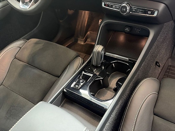 Volvo XC40 19 of 26
