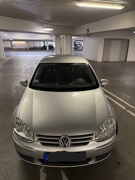 Volkswagen Golf V 2 of 3