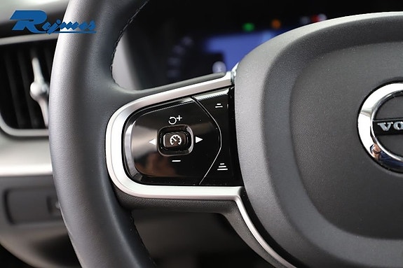 Volvo XC60 13 of 25
