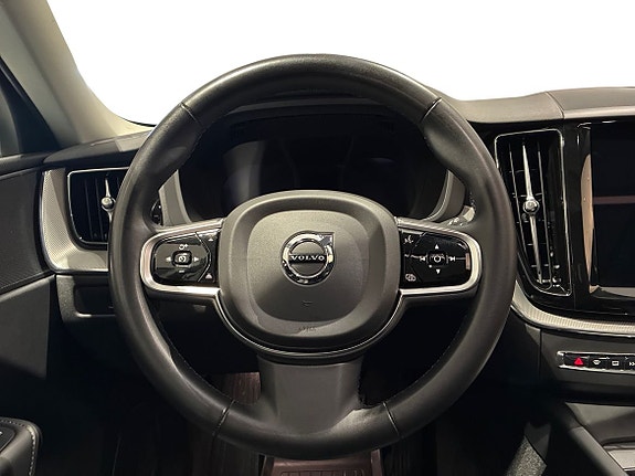 Volvo XC60 10 of 22