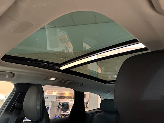 Volvo XC60 17 of 22