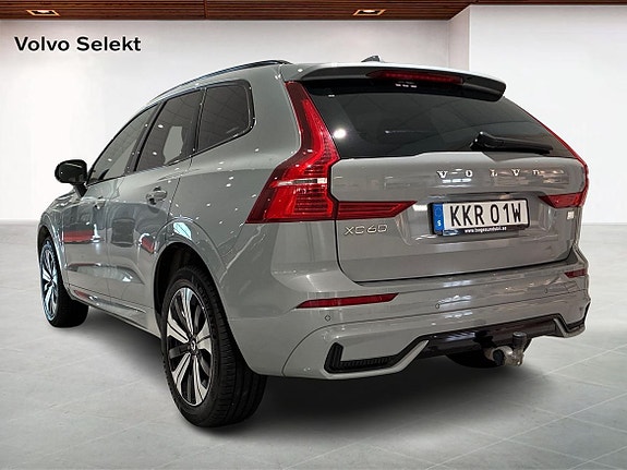 Volvo XC60 2 of 22