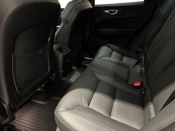 Volvo XC60 6 of 22