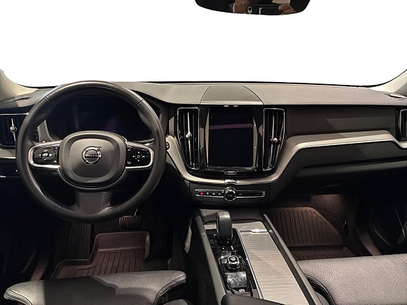Volvo XC60 5 of 22