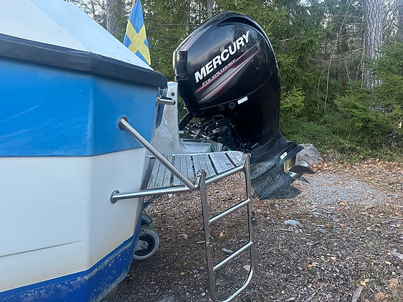 Klassisk & unik Flipper 740 - 150hk 4-takt - rymlig akterruff - 6 bäddar 14 of 18
