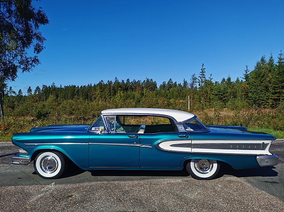 Lincoln Continental 22 of 22