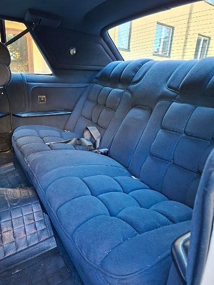 Lincoln Continental 6 of 22