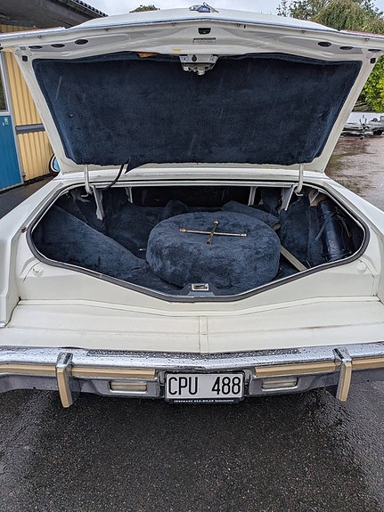 Lincoln Continental 3 of 22