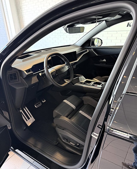 Opel Grandland 12 of 16