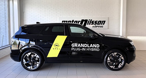 Opel Grandland 2 of 16