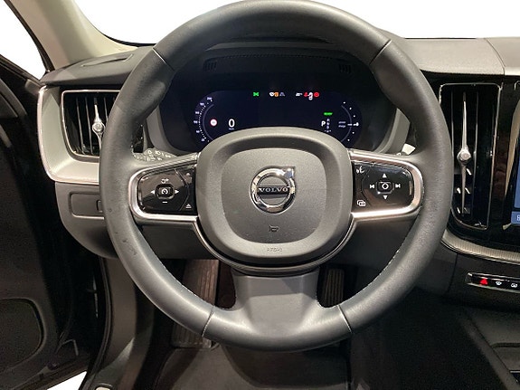 Volvo XC60 10 of 14