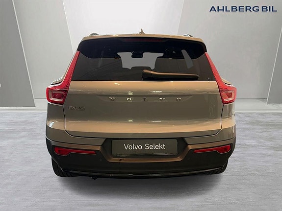 Volvo EX40 4 of 22