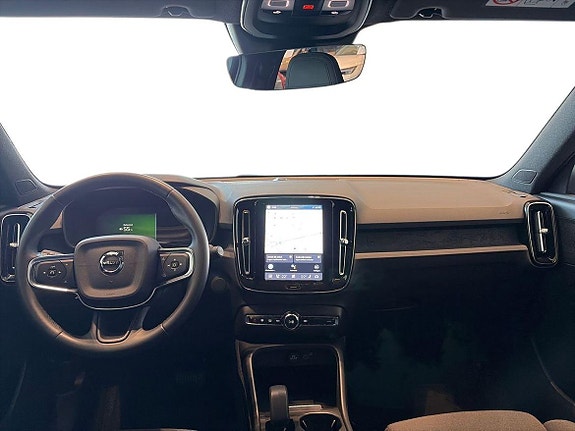 Volvo EX40 8 of 22