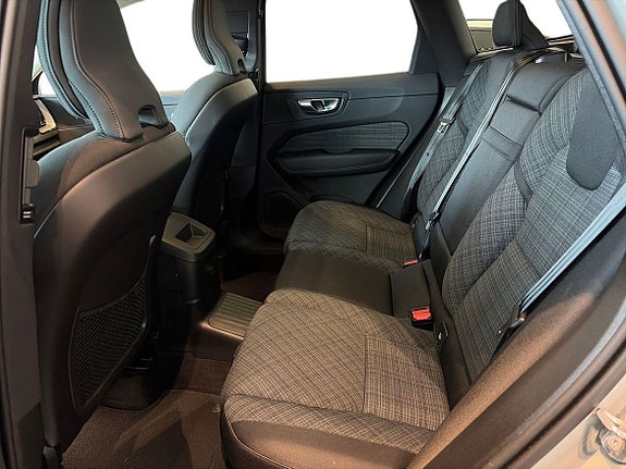 Volvo XC60 9 of 23