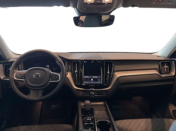 Volvo XC60 8 of 23