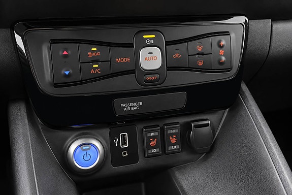 Nissan Leaf 14 of 18