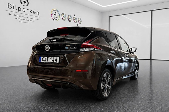 Nissan Leaf 2 of 18