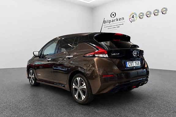 Nissan Leaf 3 of 18