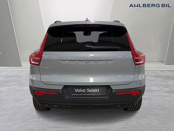 Volvo EX40 4 of 23